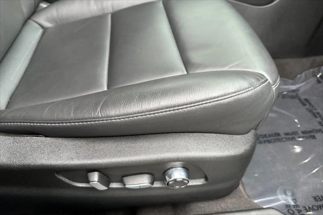 2025 Cadillac XT4 FWD Premium Luxury