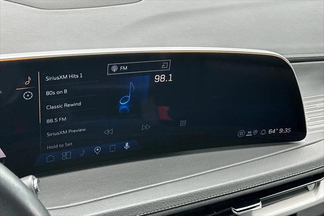 2025 Cadillac XT4 FWD Premium Luxury