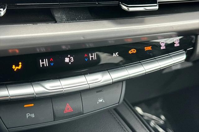 2025 Cadillac XT4 FWD Premium Luxury