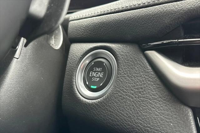 2025 Cadillac XT4 FWD Premium Luxury
