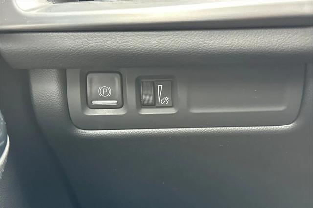 2025 Cadillac XT4 FWD Premium Luxury