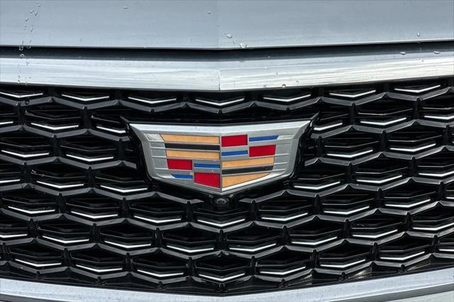 2025 Cadillac XT4 FWD Premium Luxury