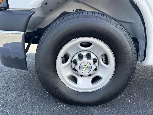2023 Chevrolet Express Passenger RWD 3500 Extended Wheelbase LT