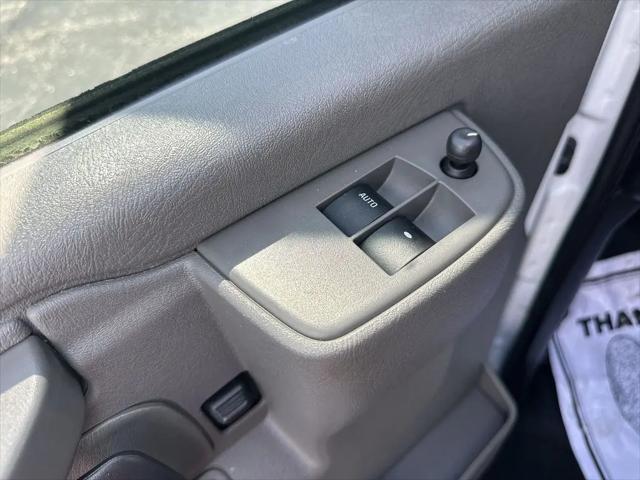 2023 Chevrolet Express Passenger RWD 3500 Extended Wheelbase LT