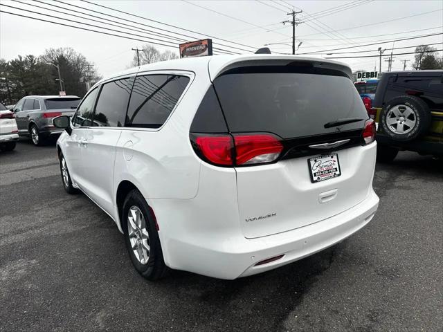 2022 Chrysler Voyager LX