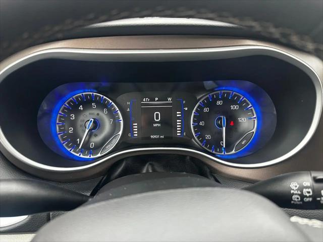 2022 Chrysler Voyager LX