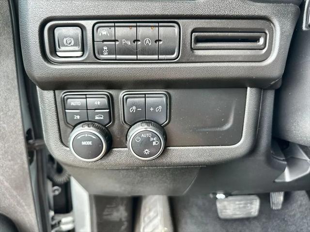 2024 Chevrolet Suburban 4WD LT