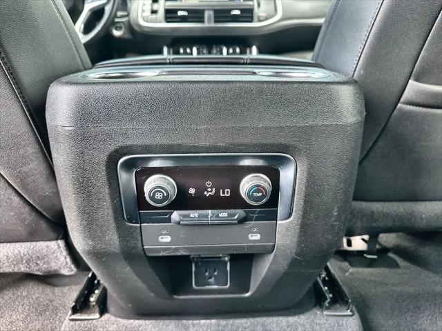 2024 Chevrolet Suburban 4WD LT