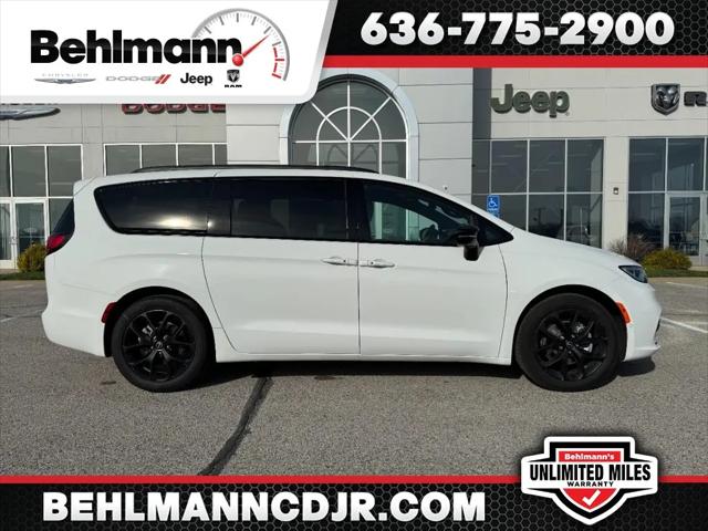 2026 Chrysler Pacifica Select for sale in Troy, MO