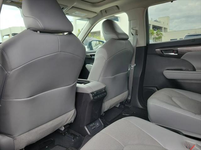 2022 Toyota Highlander Platinum