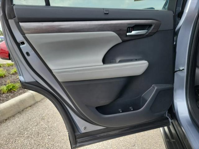 2022 Toyota Highlander Platinum