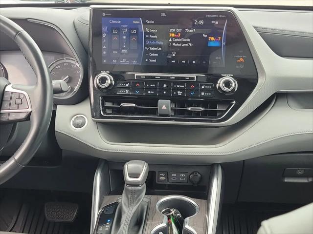 2022 Toyota Highlander Platinum
