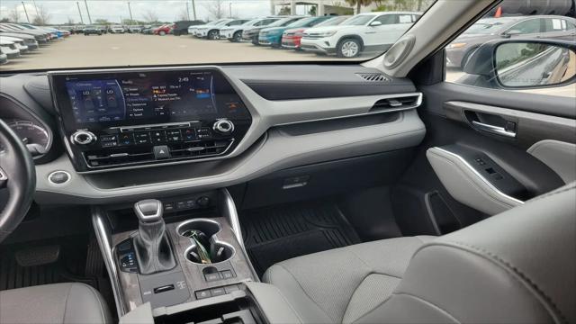 2022 Toyota Highlander Platinum