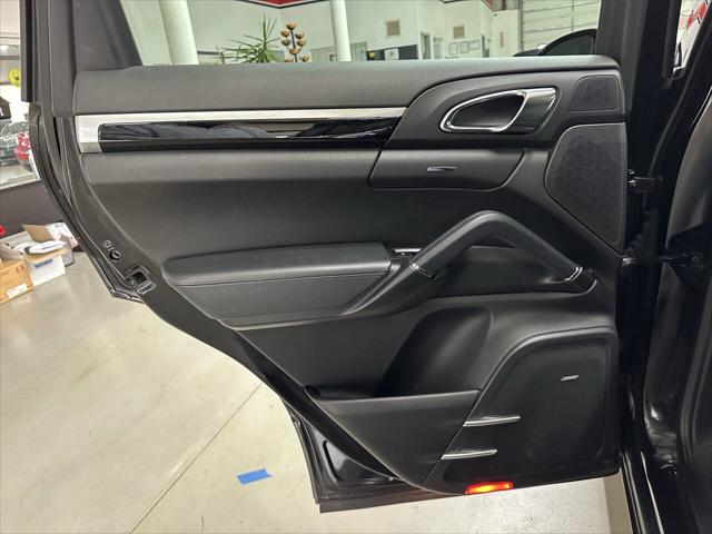 2014 Porsche Cayenne Diesel Platinum Edition