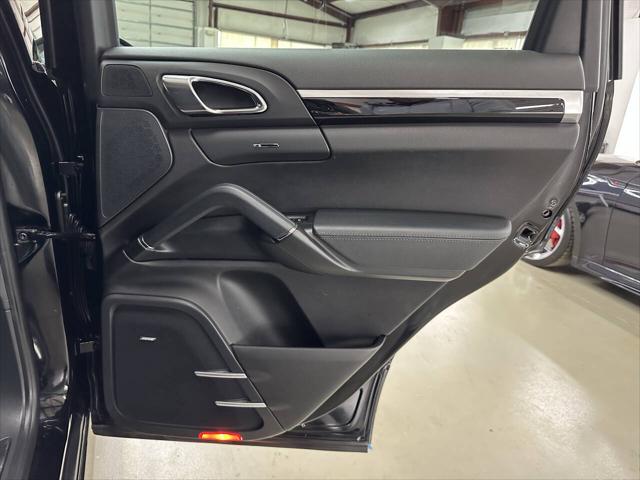 2014 Porsche Cayenne Diesel Platinum Edition