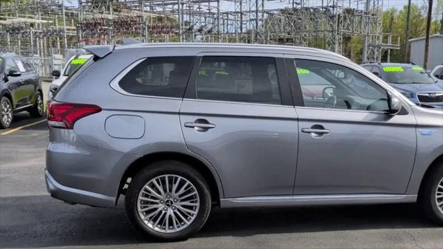 2022 Mitsubishi Outlander PHEV SEL S-AWC