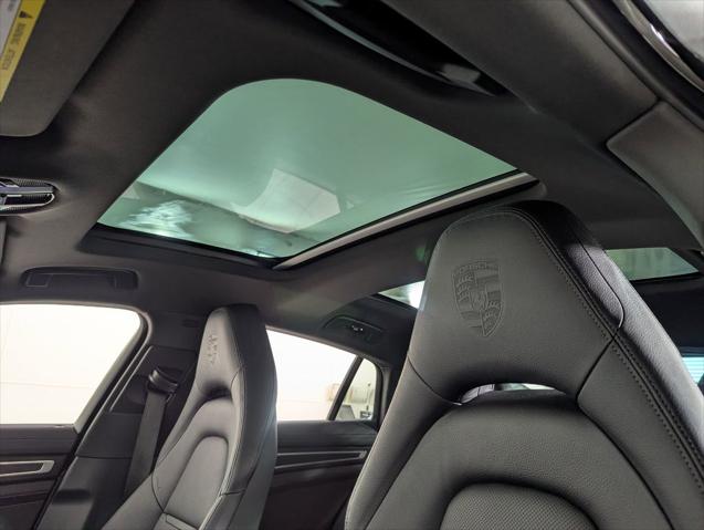 2023 Porsche Panamera 4 Platinum Edition