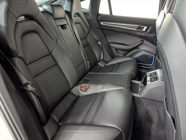 2023 Porsche Panamera 4 Platinum Edition