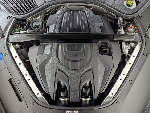 2023 Porsche Panamera 4 Platinum Edition