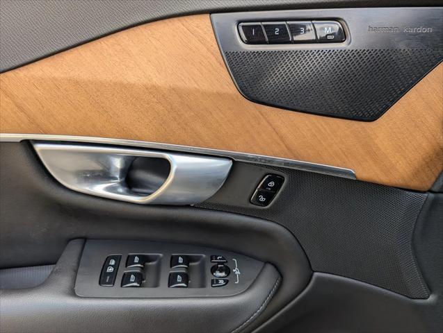 2024 Volvo XC90 Recharge T8 Plus Bright Theme 7-Seater