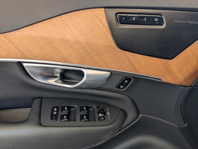 2024 Volvo XC90 Recharge T8 Plus Bright Theme 7-Seater