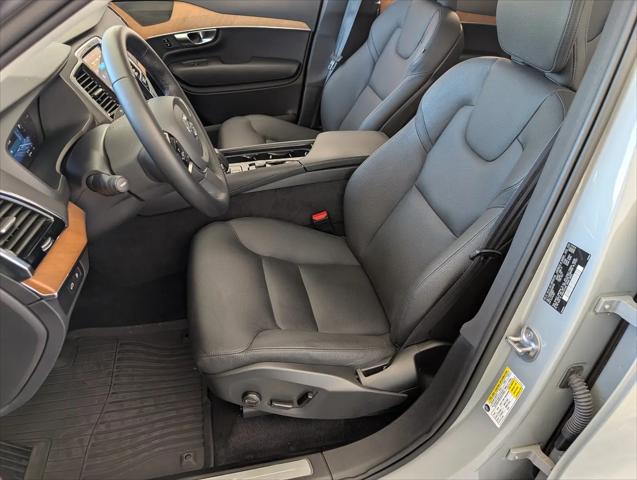 2024 Volvo XC90 Recharge T8 Plus Bright Theme 7-Seater