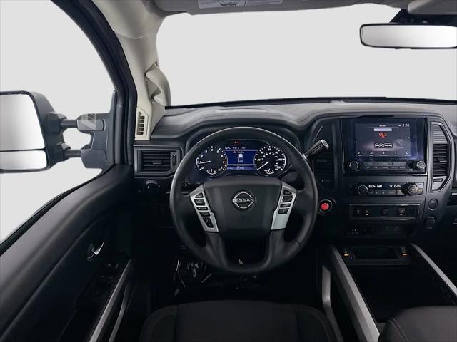 2024 Nissan Titan Crew Cab SV 4x2
