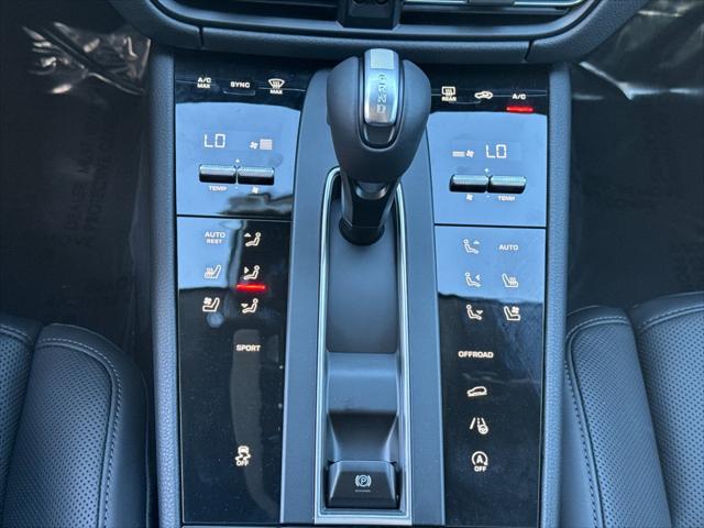 2026 Porsche Macan Unknown