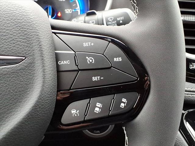 2026 Chrysler Pacifica Select AWD