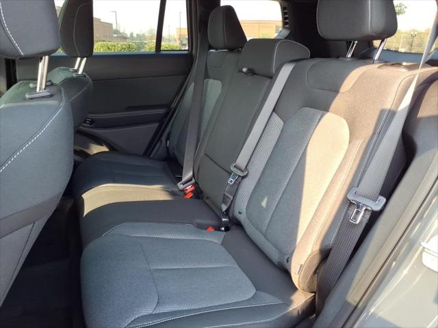 2026 Jeep Cherokee Laredo 4x4