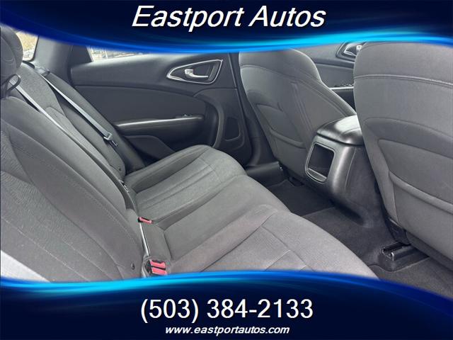 2016 Chrysler 200 Limited