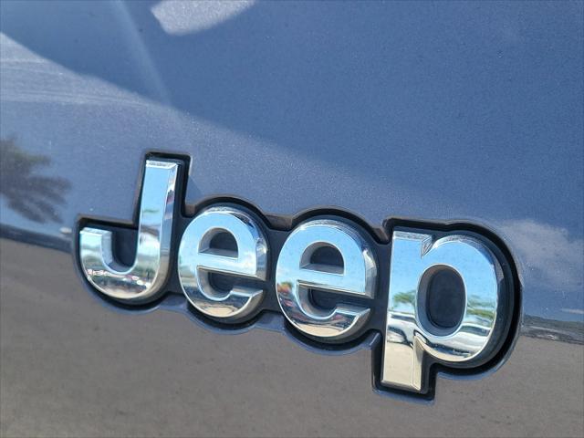 2023 Jeep Grand Cherokee L Laredo 4x2