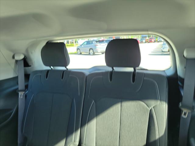 2023 Jeep Grand Cherokee L Laredo 4x2