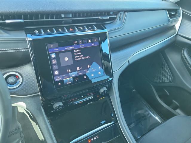2023 Jeep Grand Cherokee L Laredo 4x2