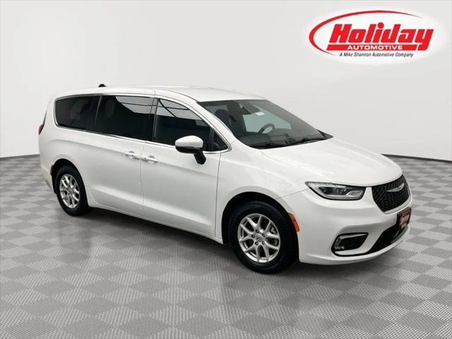 2023 Chrysler Pacifica Touring for sale in Fond du Lac, WI
