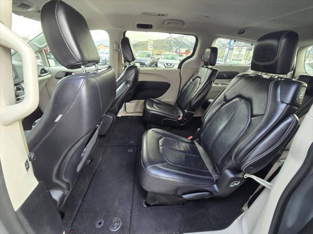 2022 Chrysler Pacifica Touring L