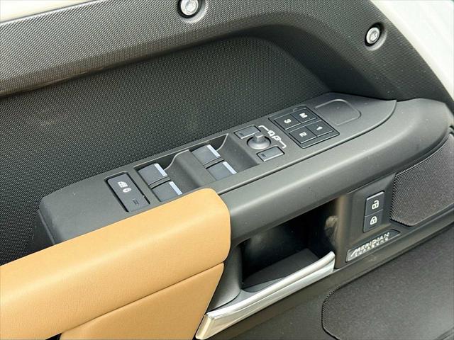 2026 Land Rover Defender P400 X-Dynamic SE