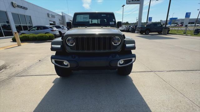 2026 Jeep Gladiator GLADIATOR SAHARA 4X4