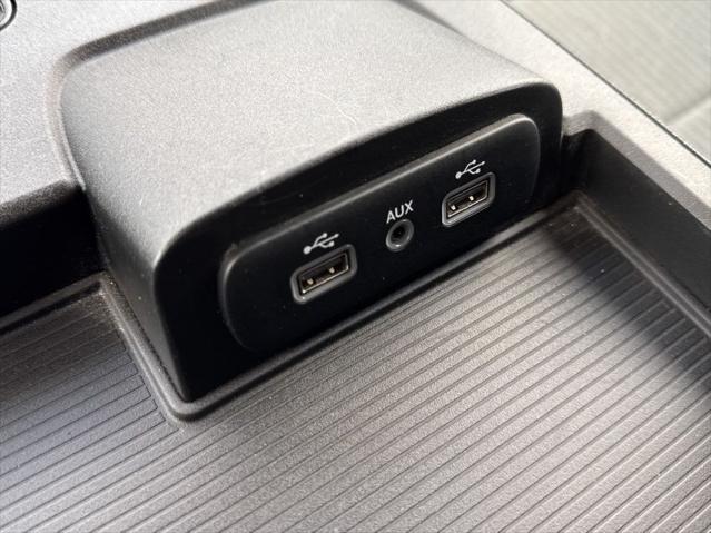 2023 Ram 1500 Classic SLT Crew Cab 4x4 5'7" Box