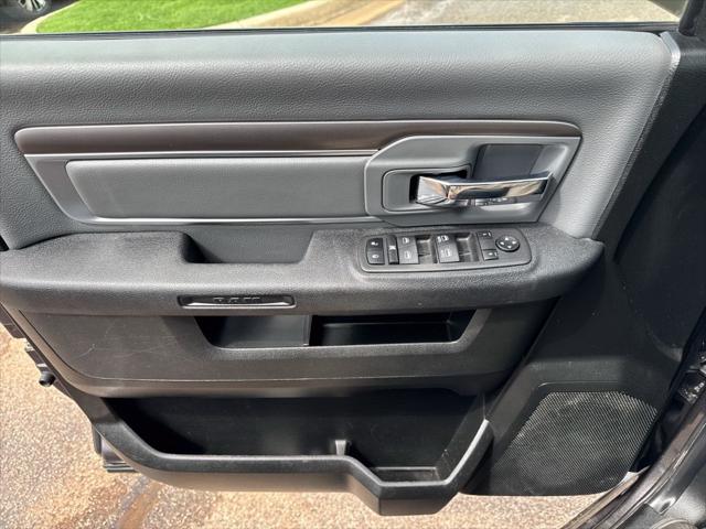 2023 Ram 1500 Classic SLT Crew Cab 4x4 5'7" Box