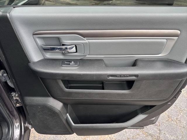 2023 Ram 1500 Classic SLT Crew Cab 4x4 5'7" Box