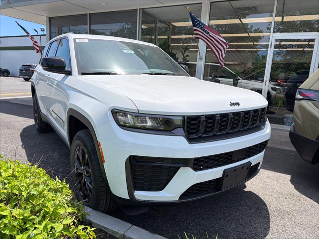 2026 Jeep Grand Cherokee GRAND CHEROKEE LAREDO ALTITUDE 4X4