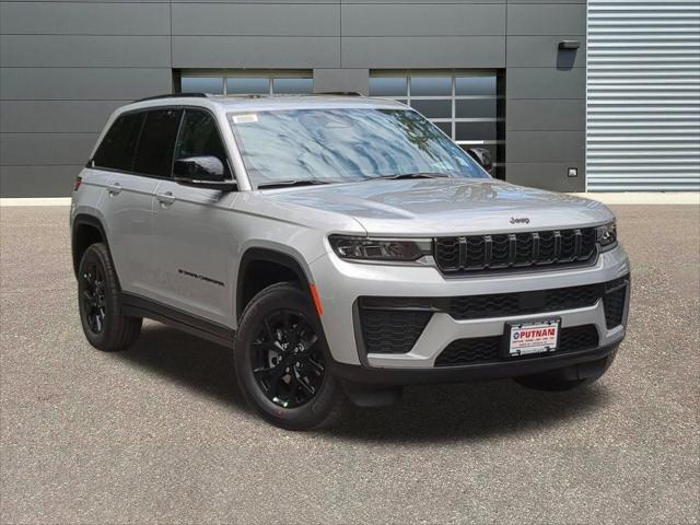 2026 Jeep Grand Cherokee Altitude 4x4