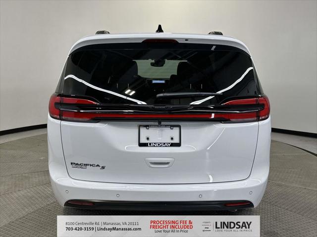 2026 Chrysler Pacifica Select