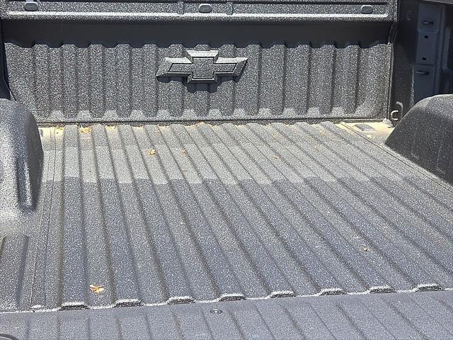 2026 Chevrolet Silverado 1500 4WD Crew Cab Short Bed Custom Trail Boss