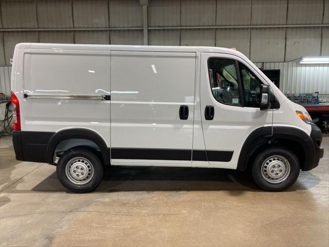 2026 Ram ProMaster Cargo Van Tradesman Low Roof 118" WB w/Pass Seat