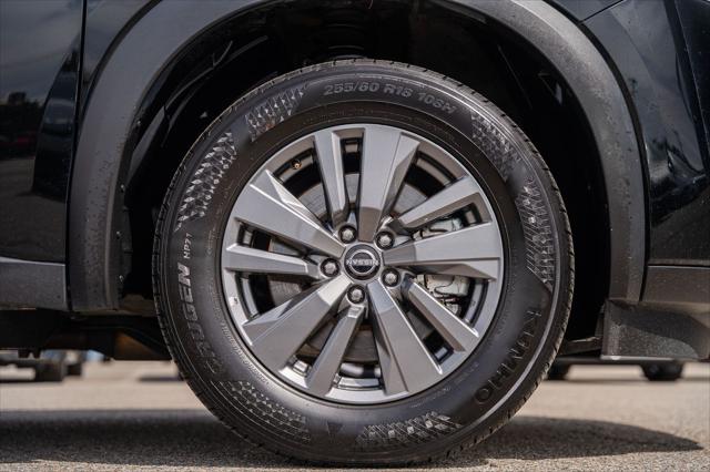 2024 Nissan Pathfinder SV FWD