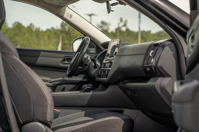2024 Nissan Pathfinder SV FWD
