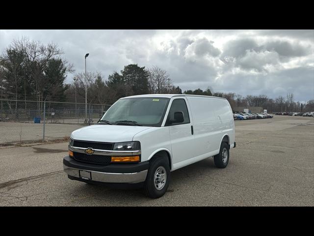 2026 Chevrolet Express Cargo Van 2500 Regular Wheelbase, WT, RWD