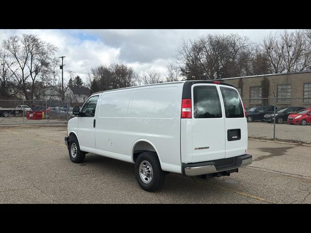 2026 Chevrolet Express Cargo Van 2500 Regular Wheelbase, WT, RWD